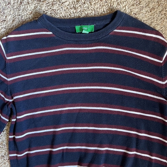 EUC/Hardly Worn Men’s S Dip brand crewneck striped sweater in navy/maroon/white - Picture 4 of 5